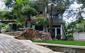 Center Point Villa Unawatuna
