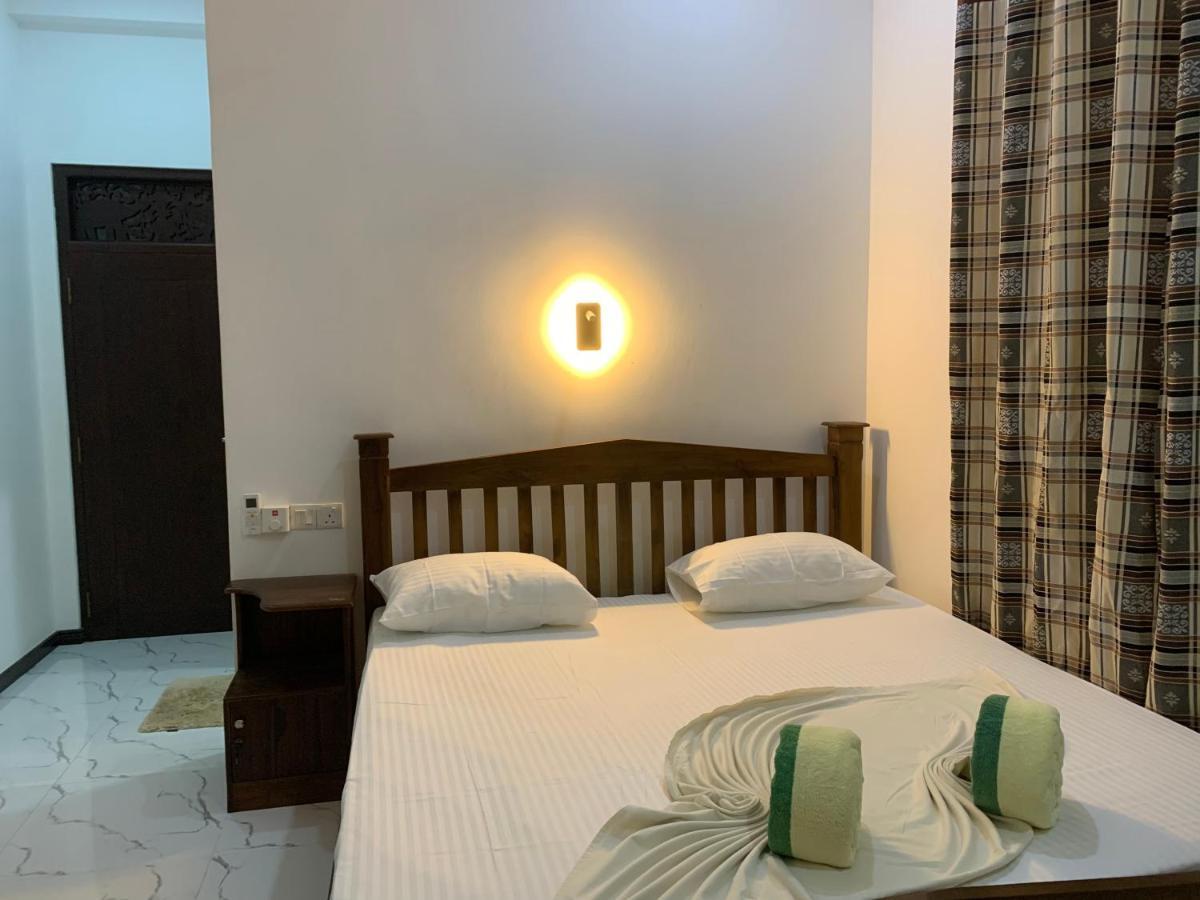 Center Point Villa Унаватуна Экстерьер фото