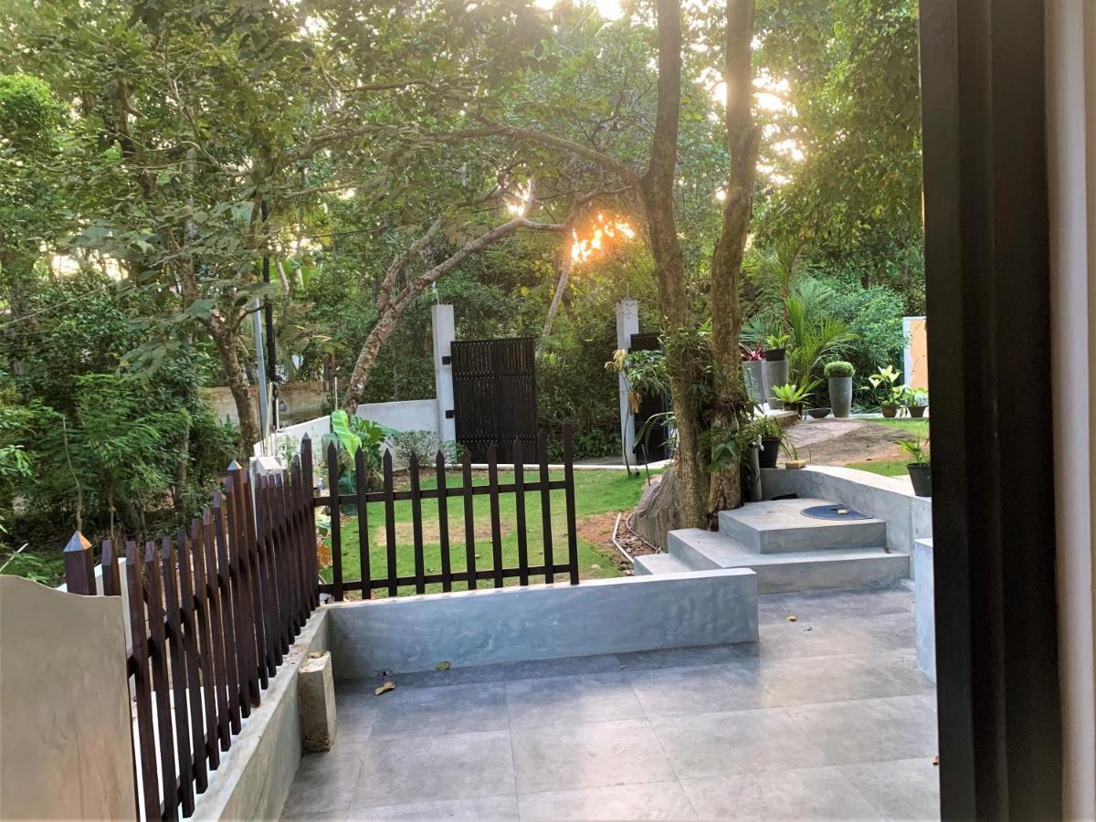 Center Point Villa Унаватуна Экстерьер фото