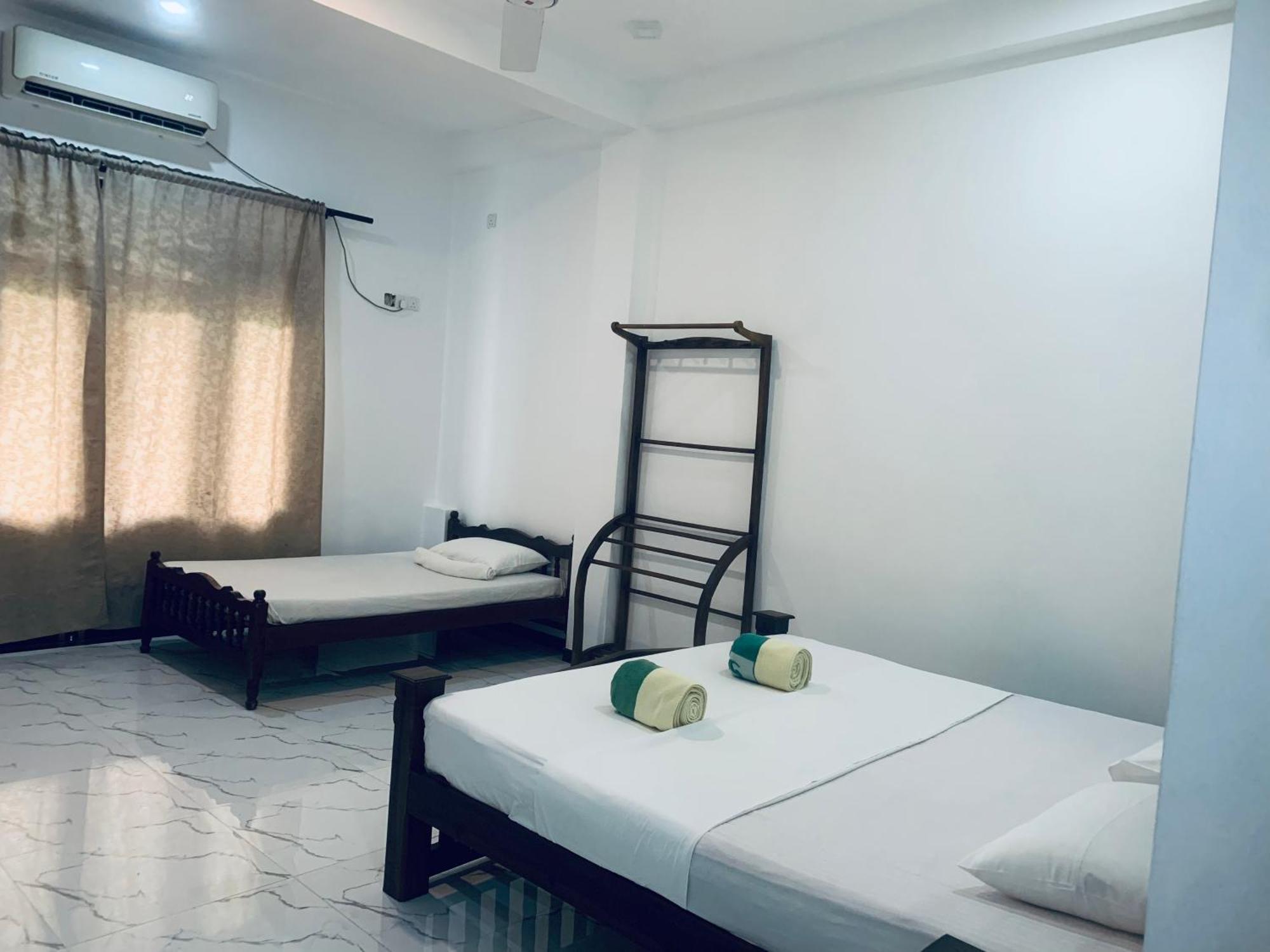 Center Point Villa Унаватуна Экстерьер фото